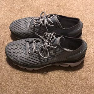 Women’s Under Armour Speedform Gemini 2 sneakers
